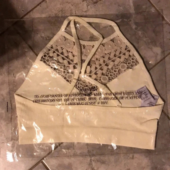 NWT Crochet High Neck Bralette sizes S-L - Picture 4 of 5